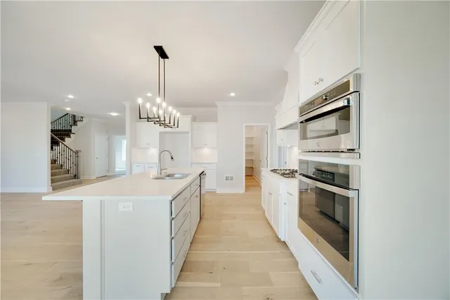 $676,380 | 7004 Northeast 102nd Court, Kansas City, MO 64156