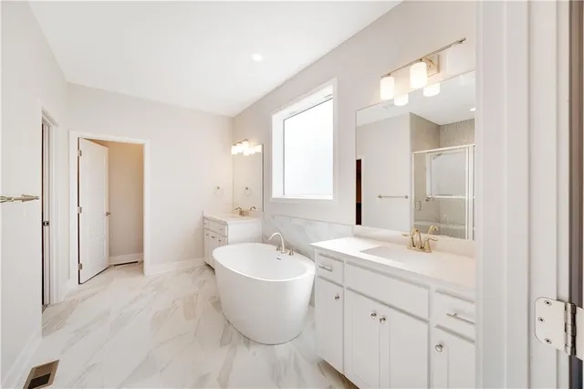 $676,380 | 7004 Northeast 102nd Court, Kansas City, MO 64156