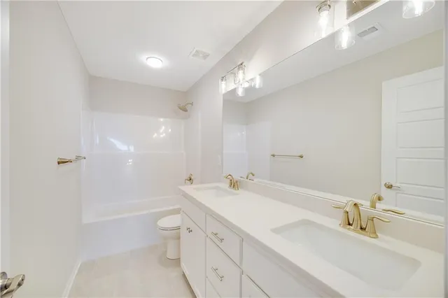 $676,380 | 7004 Northeast 102nd Court, Kansas City, MO 64156