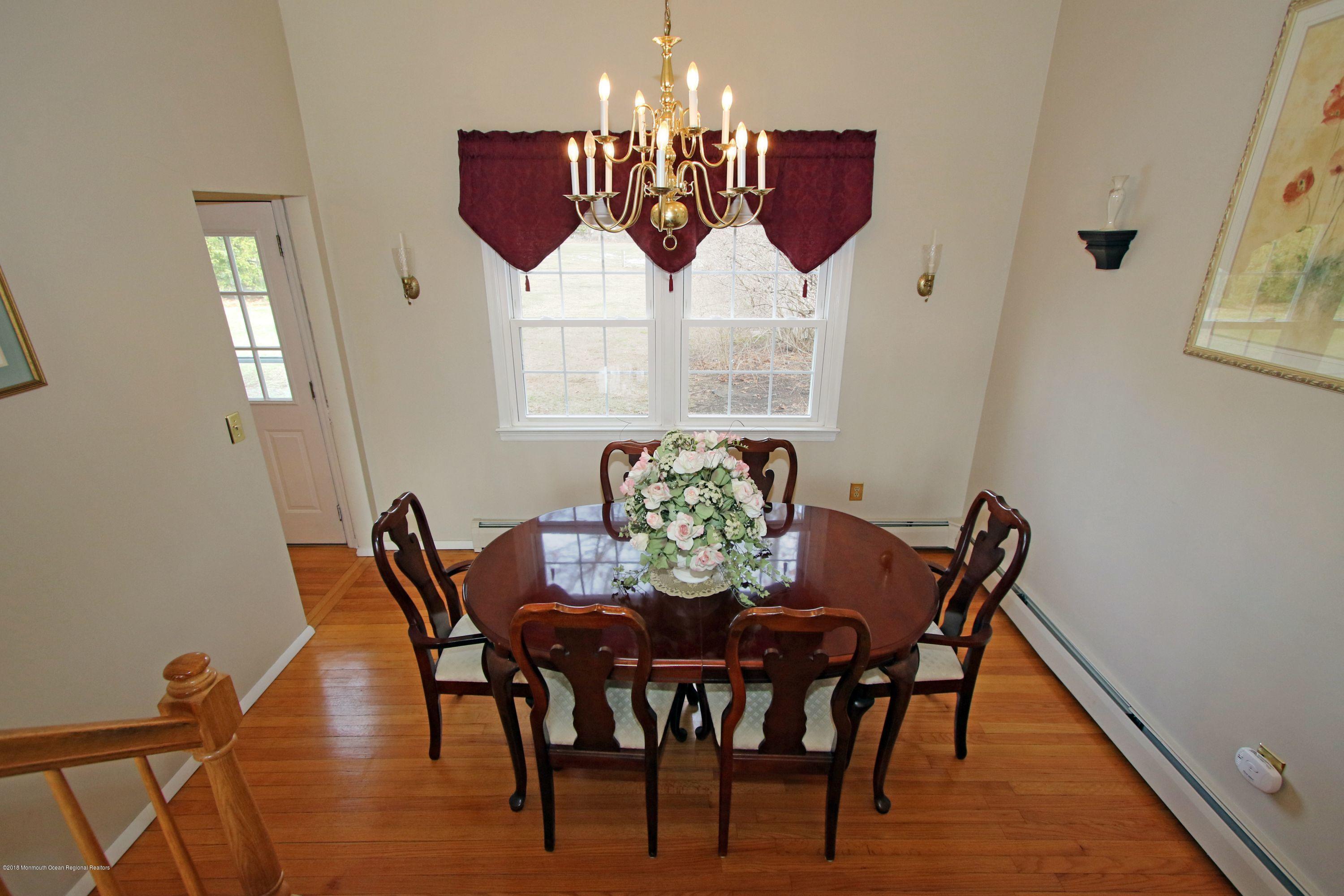 29 Buttonwood Road Middletown, NJ 07748 - Photo 14 of 35 Dining Room