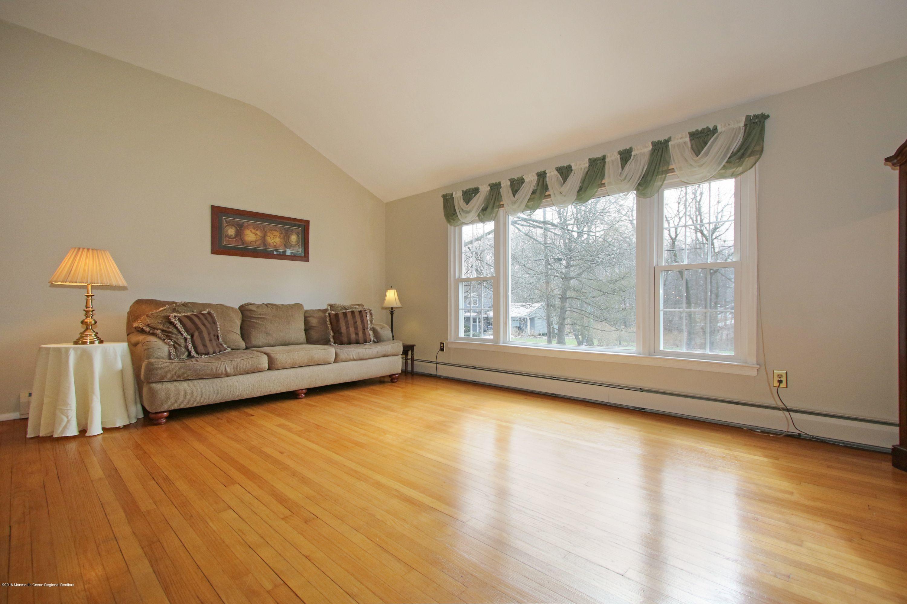 29 Buttonwood Road Middletown, NJ 07748 - Photo 15 of 35 Light filled Living Room