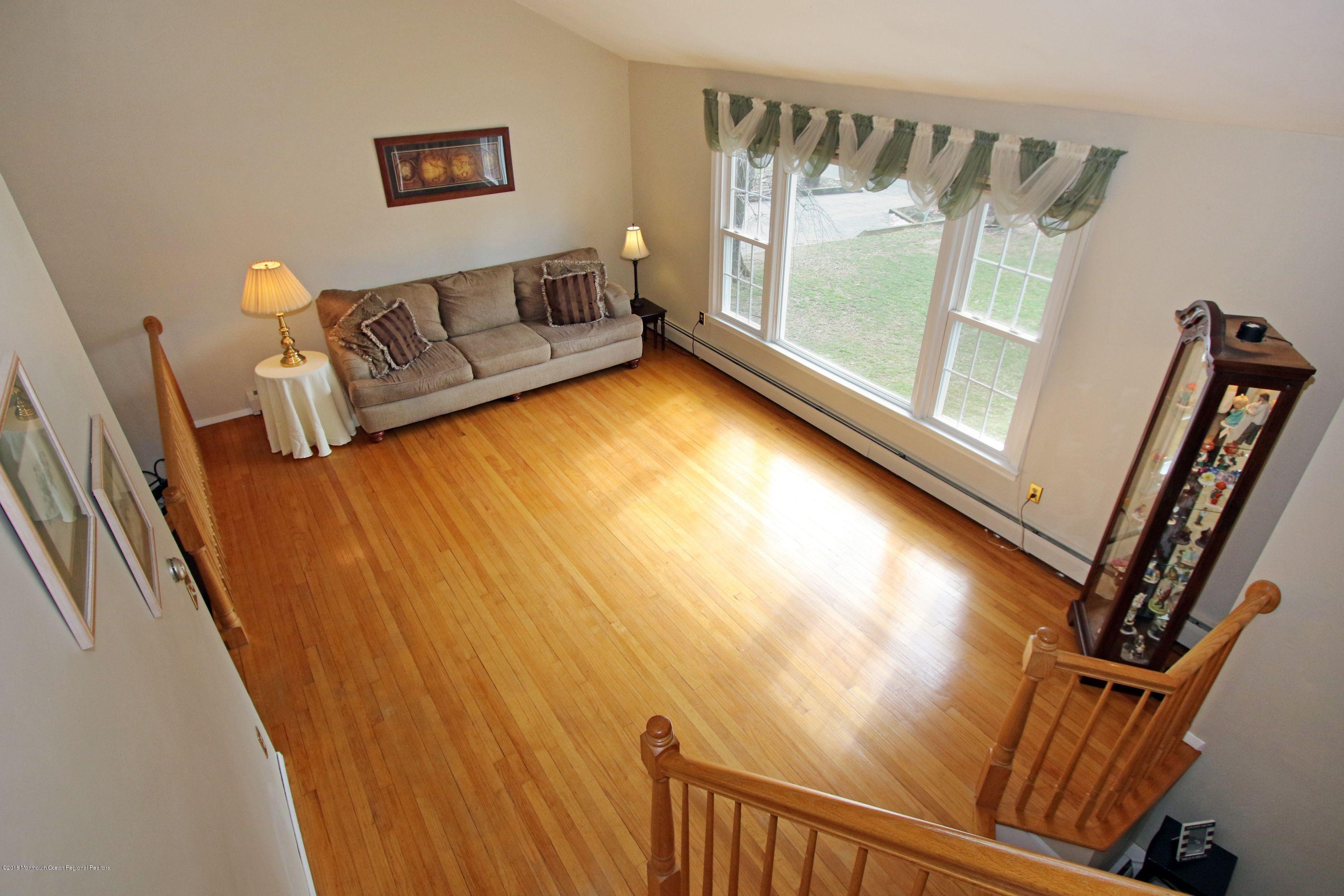 29 Buttonwood Road Middletown, NJ 07748 - Photo 17 of 35 Living room from above