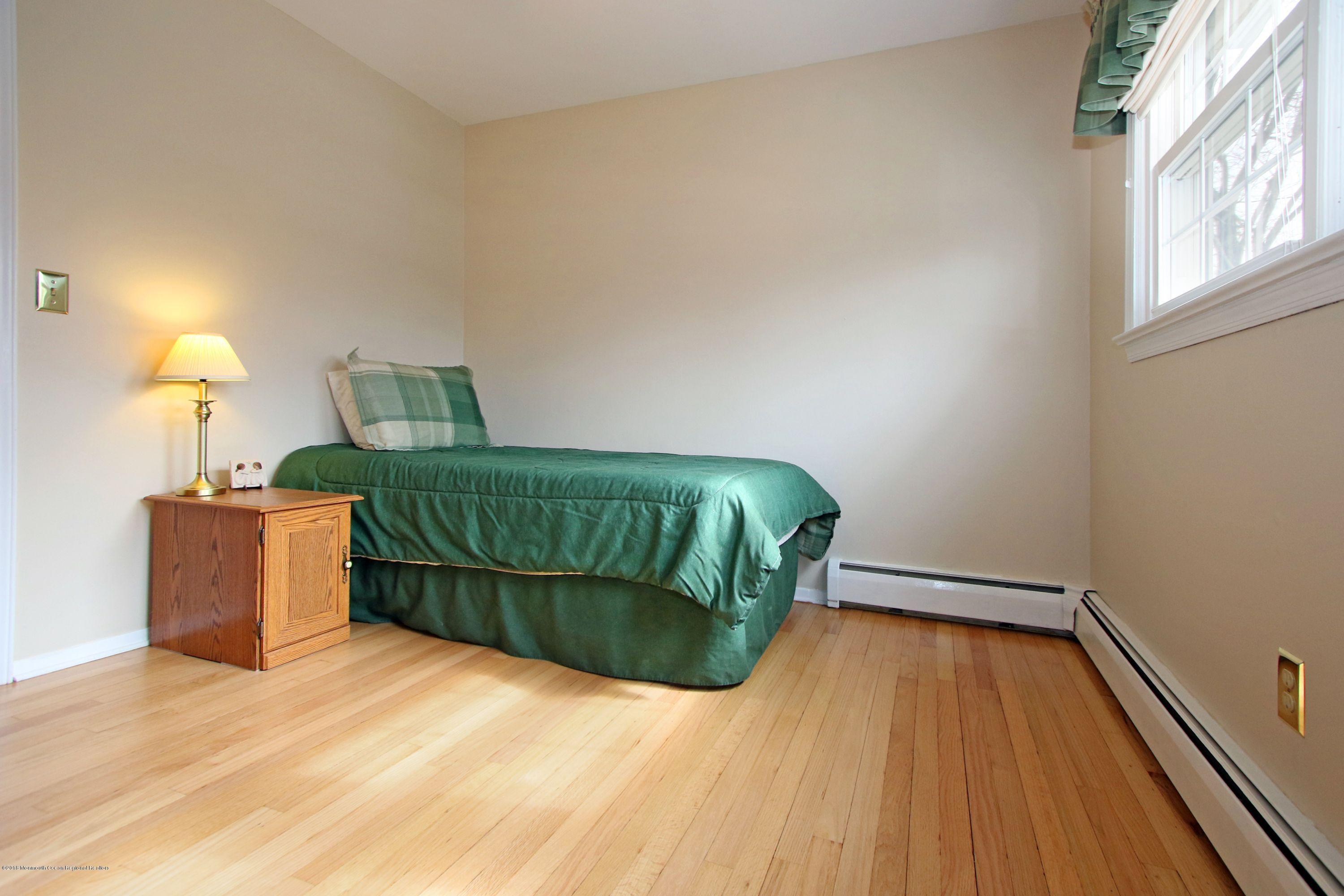 29 Buttonwood Road Middletown, NJ 07748 - Photo 22 of 35 Bedroom 2