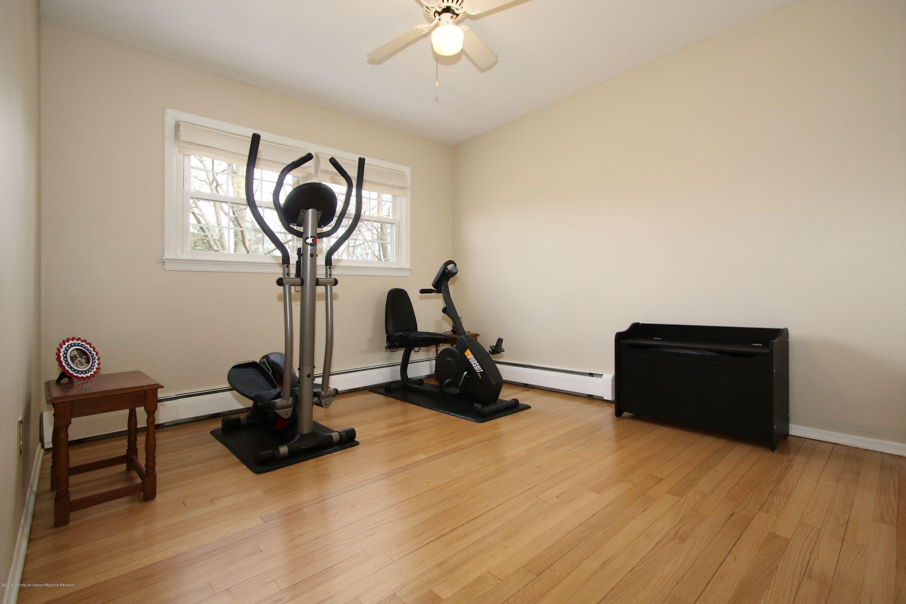 29 Buttonwood Road Middletown, NJ 07748 - Photo 23 of 35 Bedroom 3