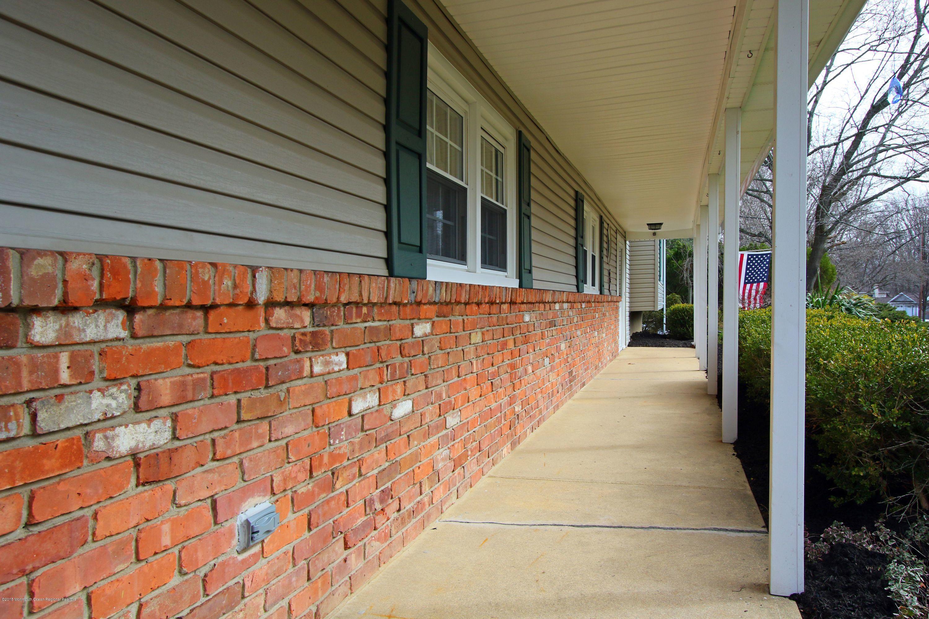 29 Buttonwood Road Middletown, NJ 07748 - Photo 4 of 35 Front Porch