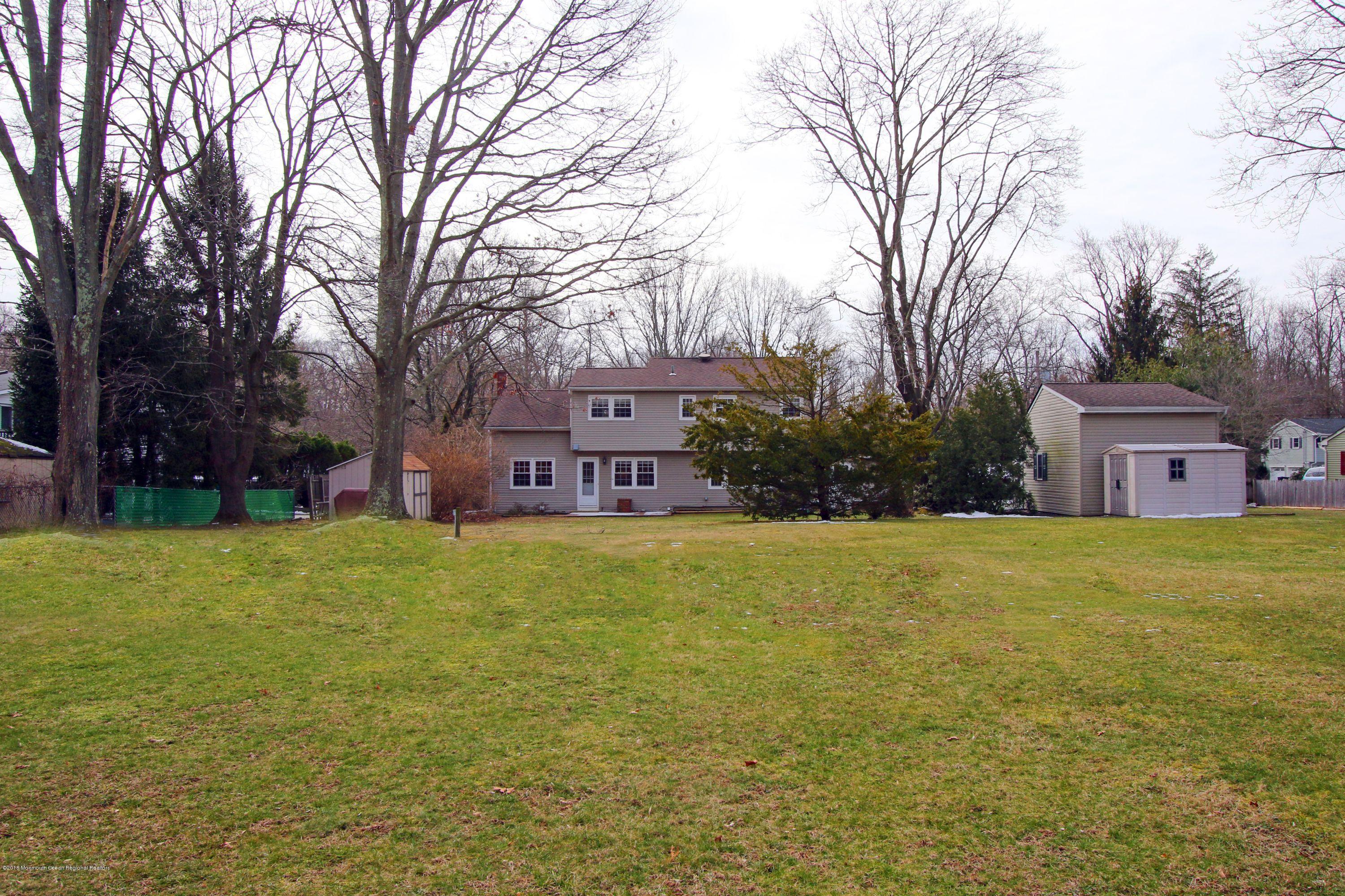 29 Buttonwood Road Middletown, NJ 07748 - Photo 34 of 35 Large backyard