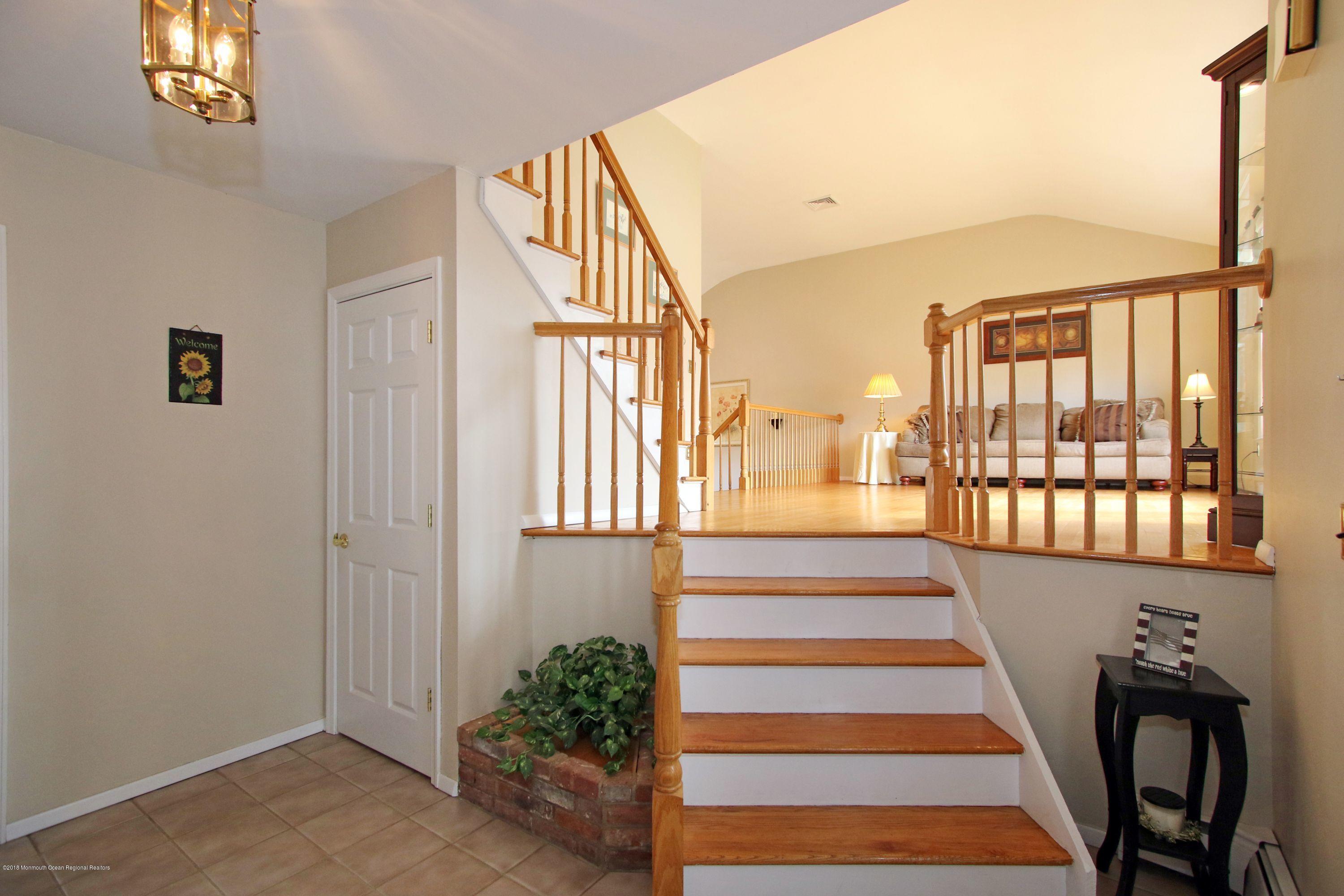 29 Buttonwood Road Middletown, NJ 07748 - Photo 7 of 35 Steps to light filled living room