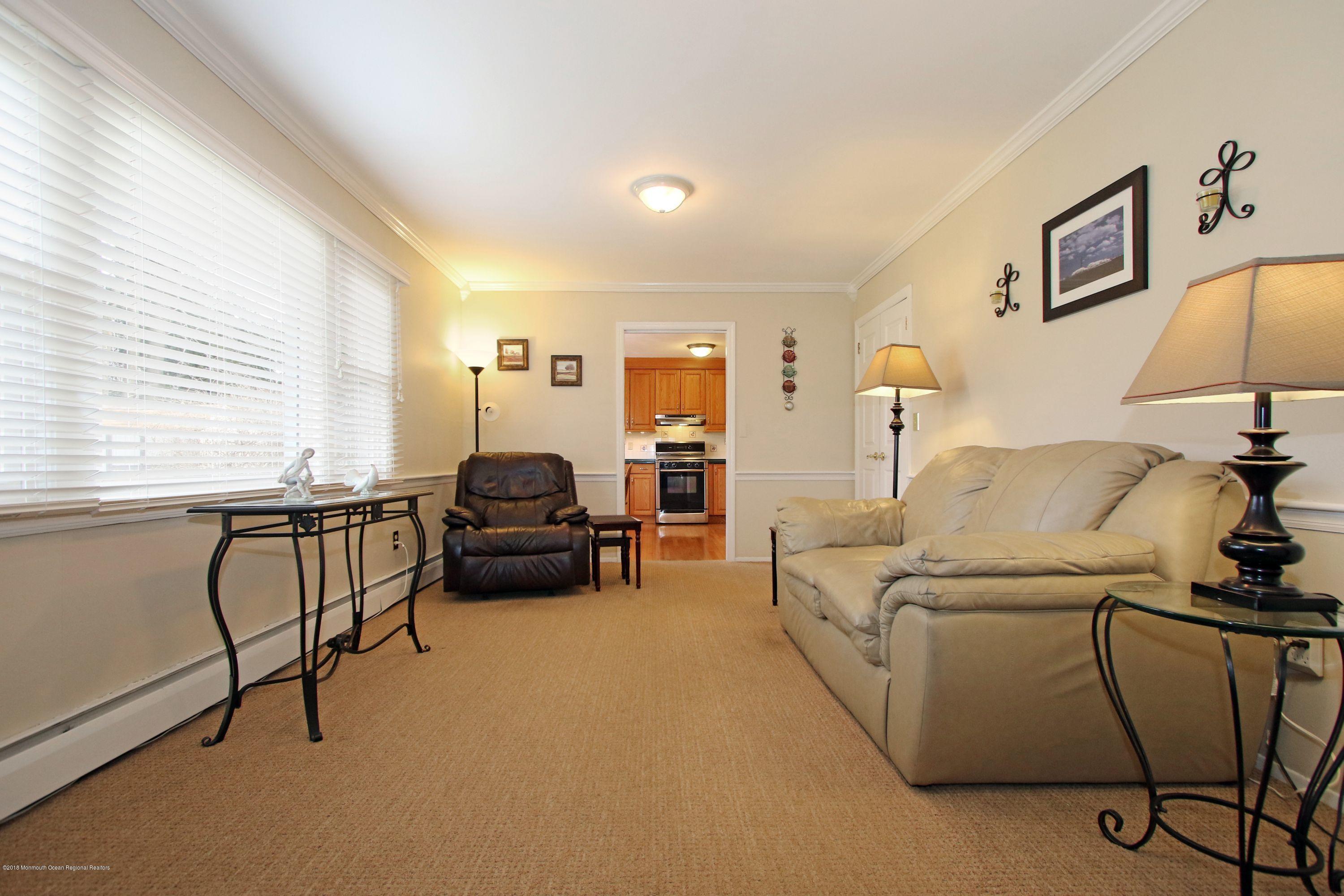 29 Buttonwood Road Middletown, NJ 07748 - Photo 9 of 35 Family Room or In Law Suite