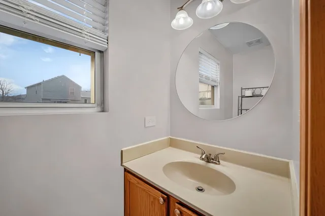 $330,000 | 1640 Clover Court, Romeoville, IL 60446