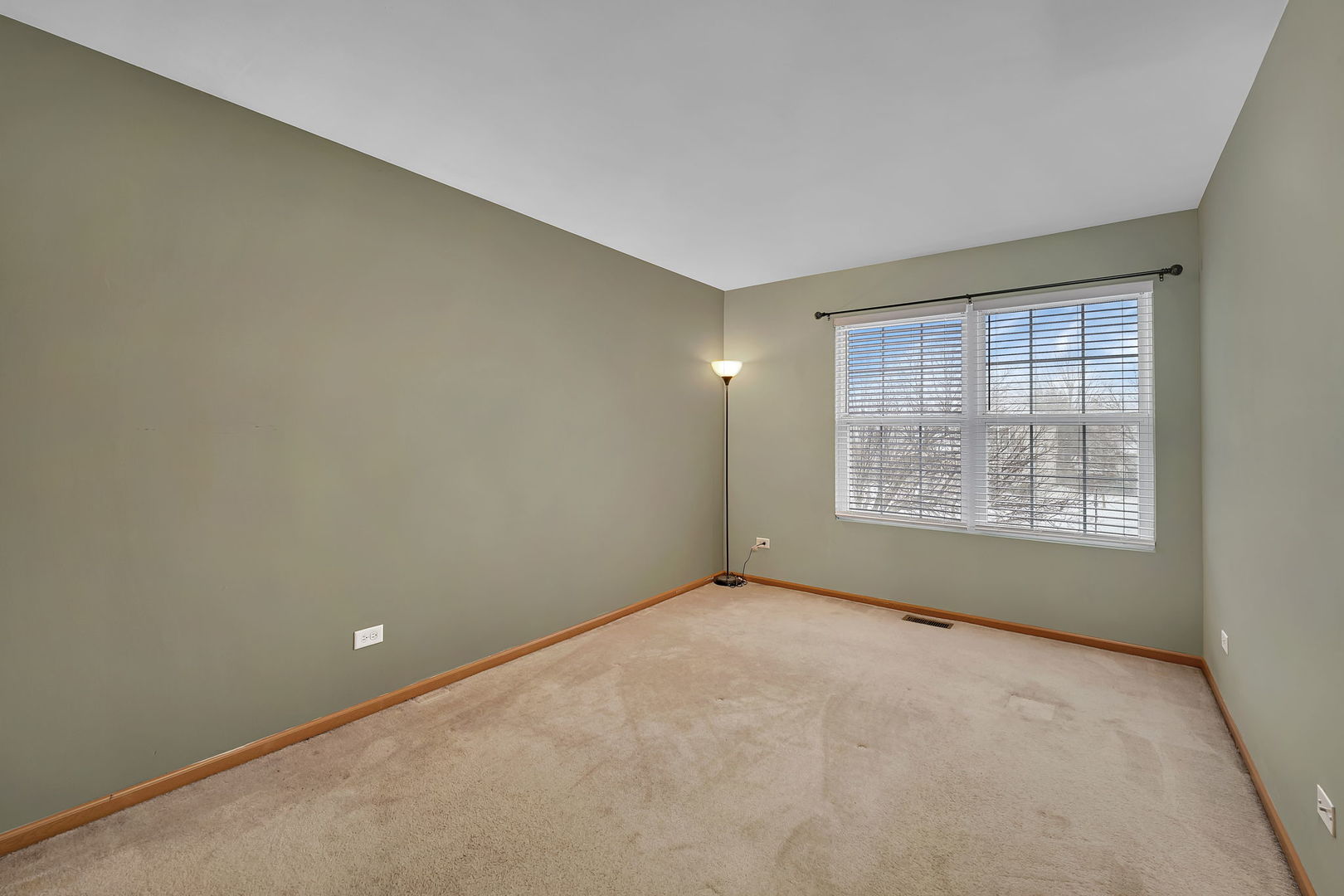 1640 Clover Court Romeoville, IL 60446 - Photo 21 of 30 an empty room with windows