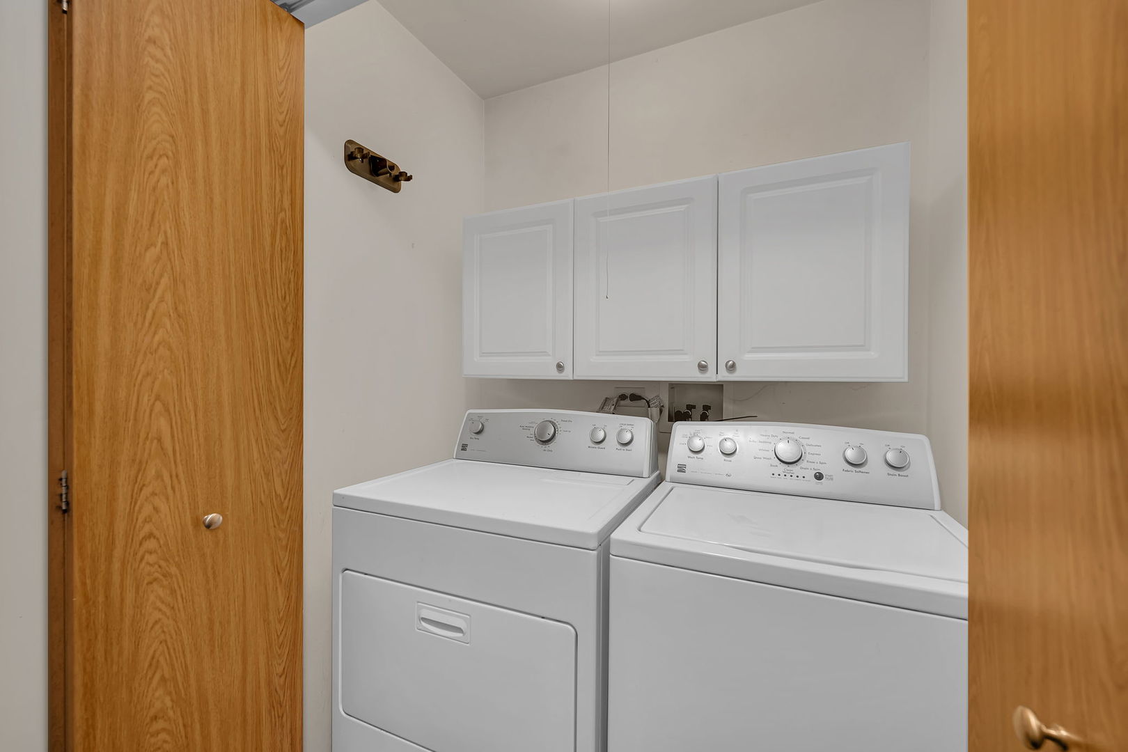 1640 Clover Court Romeoville, IL 60446 - Photo 26 of 30 a utility room with dryer and washer
