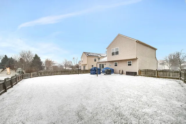$330,000 | 1640 Clover Court, Romeoville, IL 60446