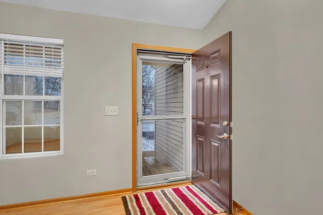 $330,000 | 1640 Clover Court, Romeoville, IL 60446