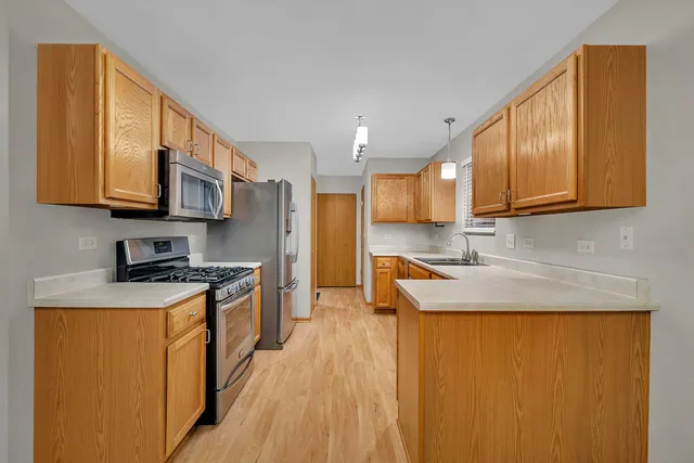 $330,000 | 1640 Clover Court, Romeoville, IL 60446