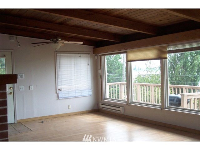 6815 Totem Beach Loop Road Marysville, WA 98271 - Photo 5 of 17 Gallery Image 5