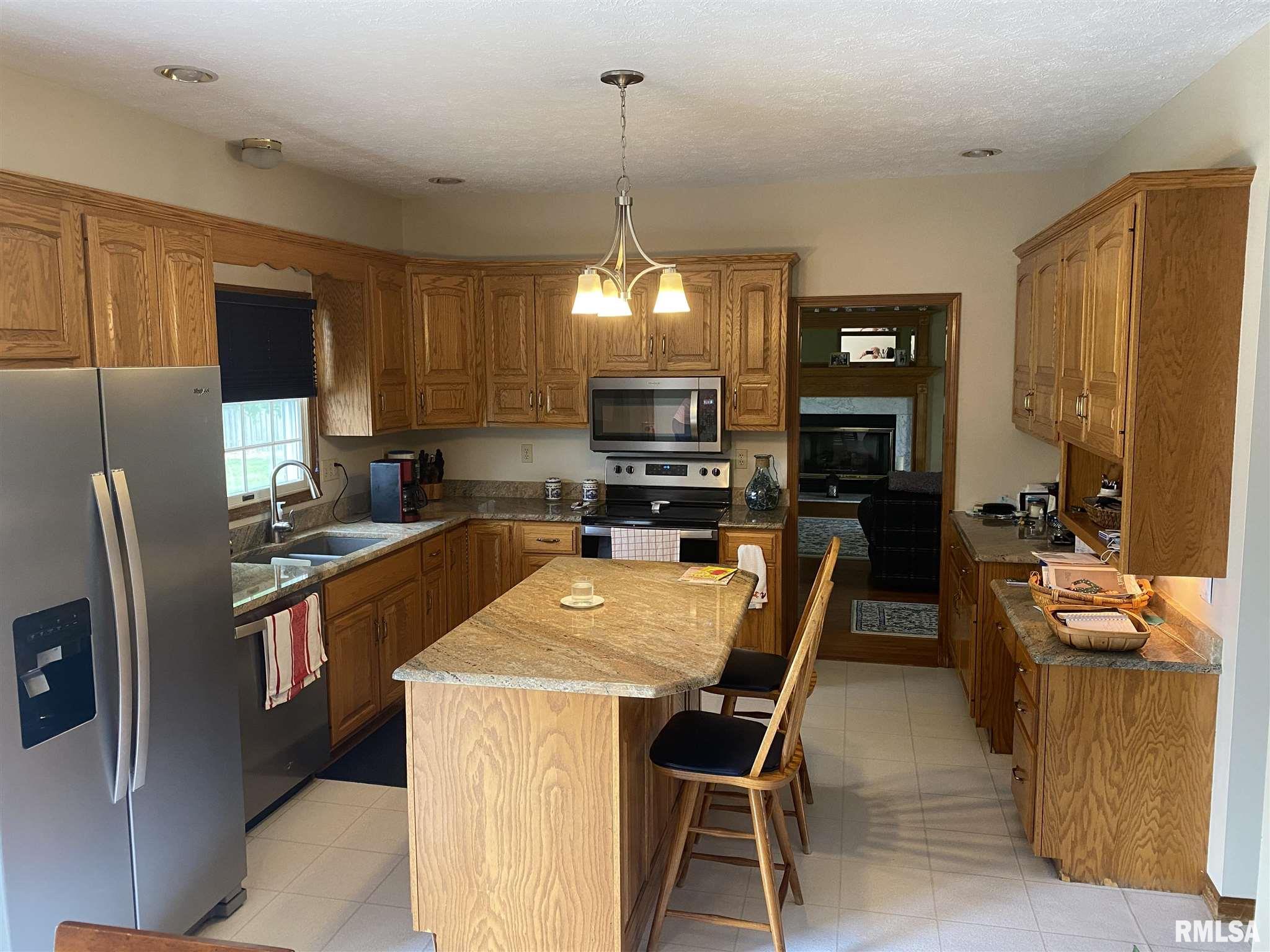 4909 Blackwolf Road Springfield, IL 62711 - Photo 5 of 17