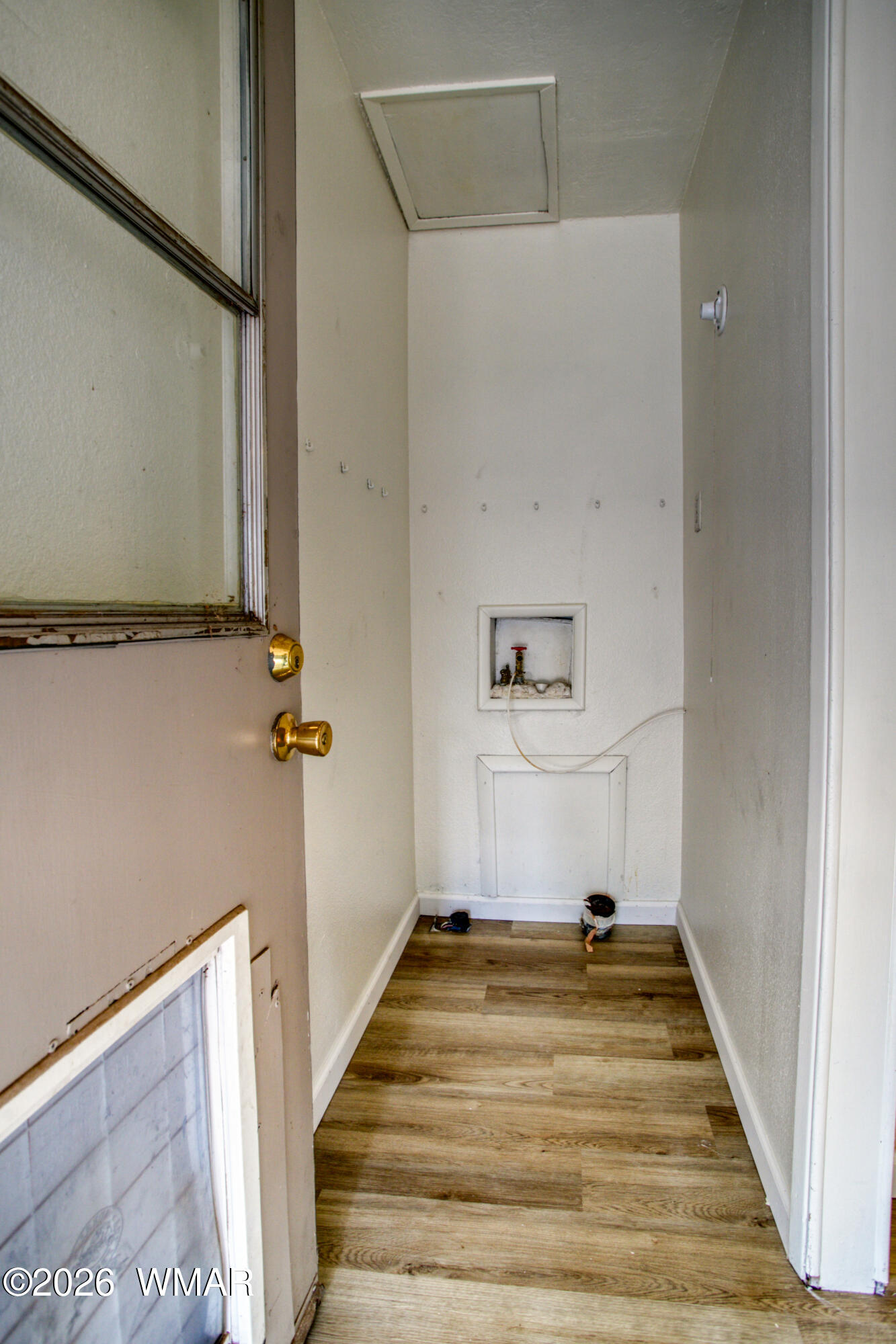 94 Southlake Road Lakeside, AZ 85929 - Photo 6 of 16 a view of a closet
