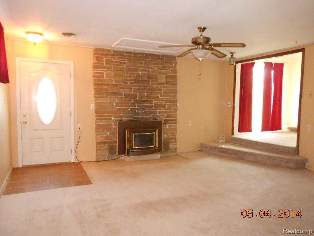 8959 Rucker Road Grosse Ile, MI 48138 - Photo 12 of 26 DSCN2532.jpg