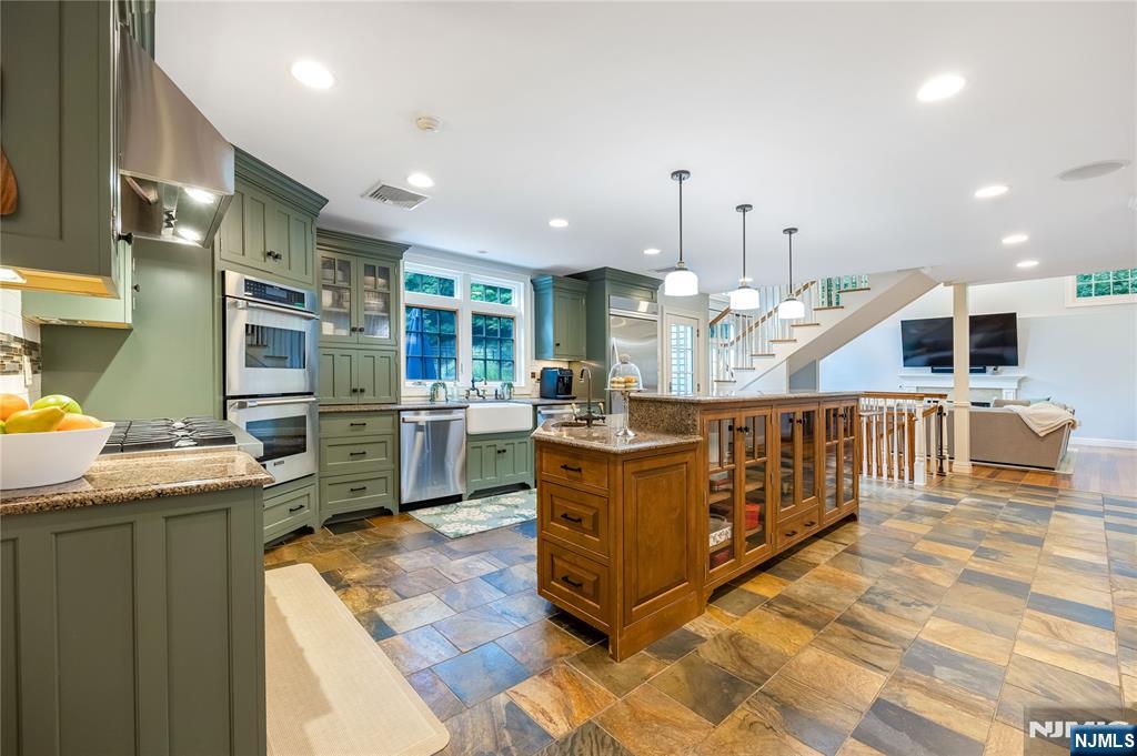 72 Hopper Farm Road Upper Saddle River, NJ 07458 - Photo 8 of 50 Gallery Image 8