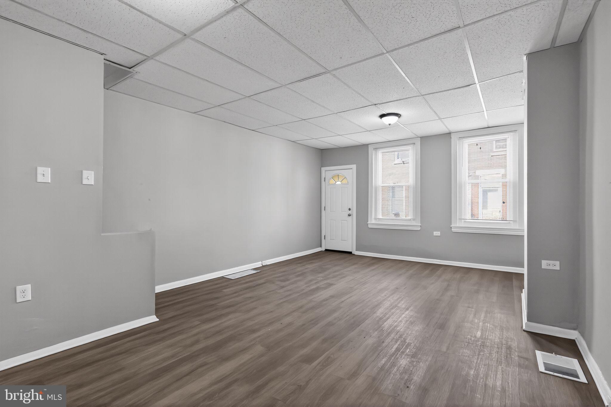 3923 Arcadia Street Philadelphia, PA 19124 - Photo 11 of 28 Living Room
