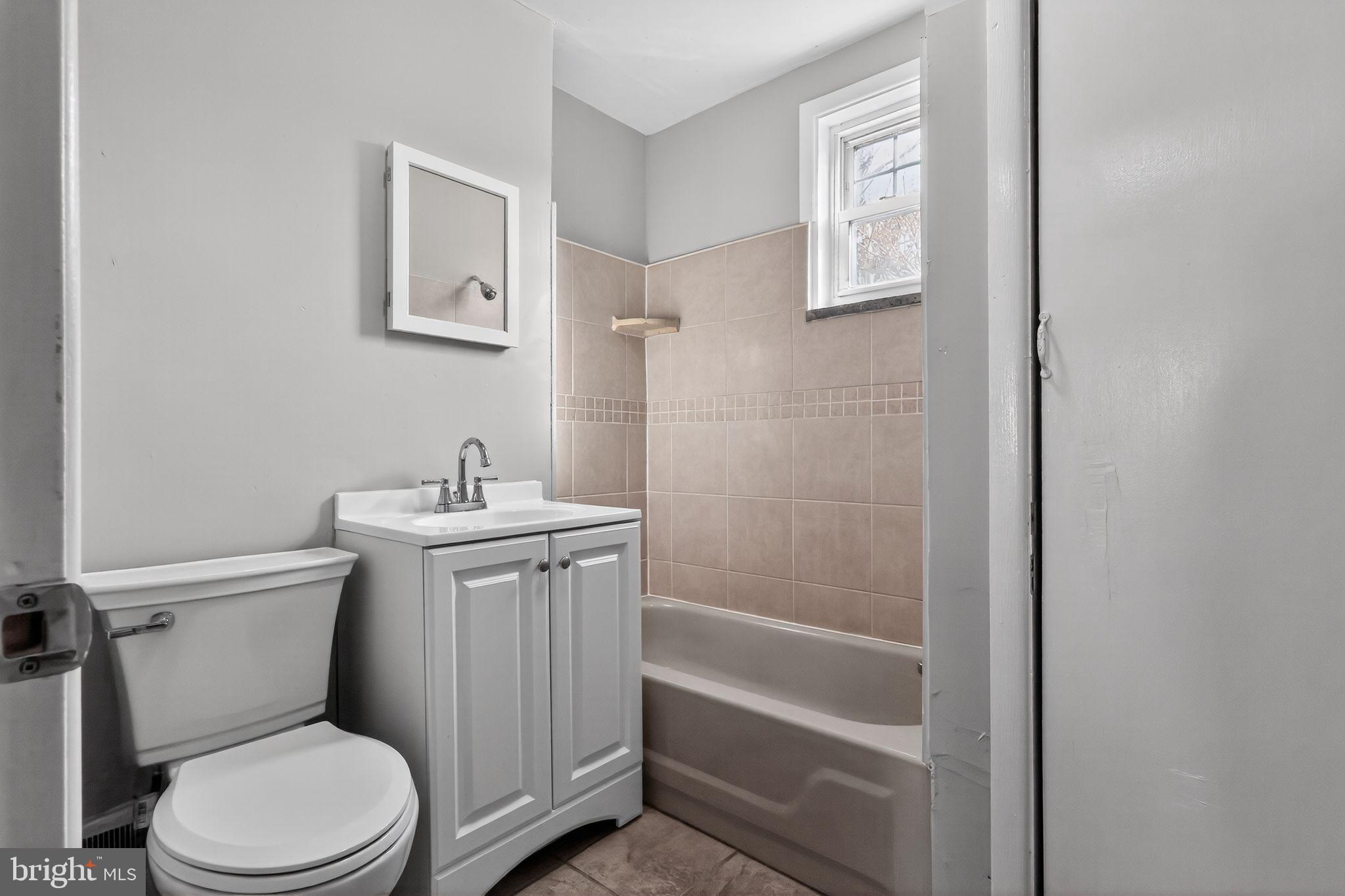 3923 Arcadia Street Philadelphia, PA 19124 - Photo 23 of 28 Bathroom