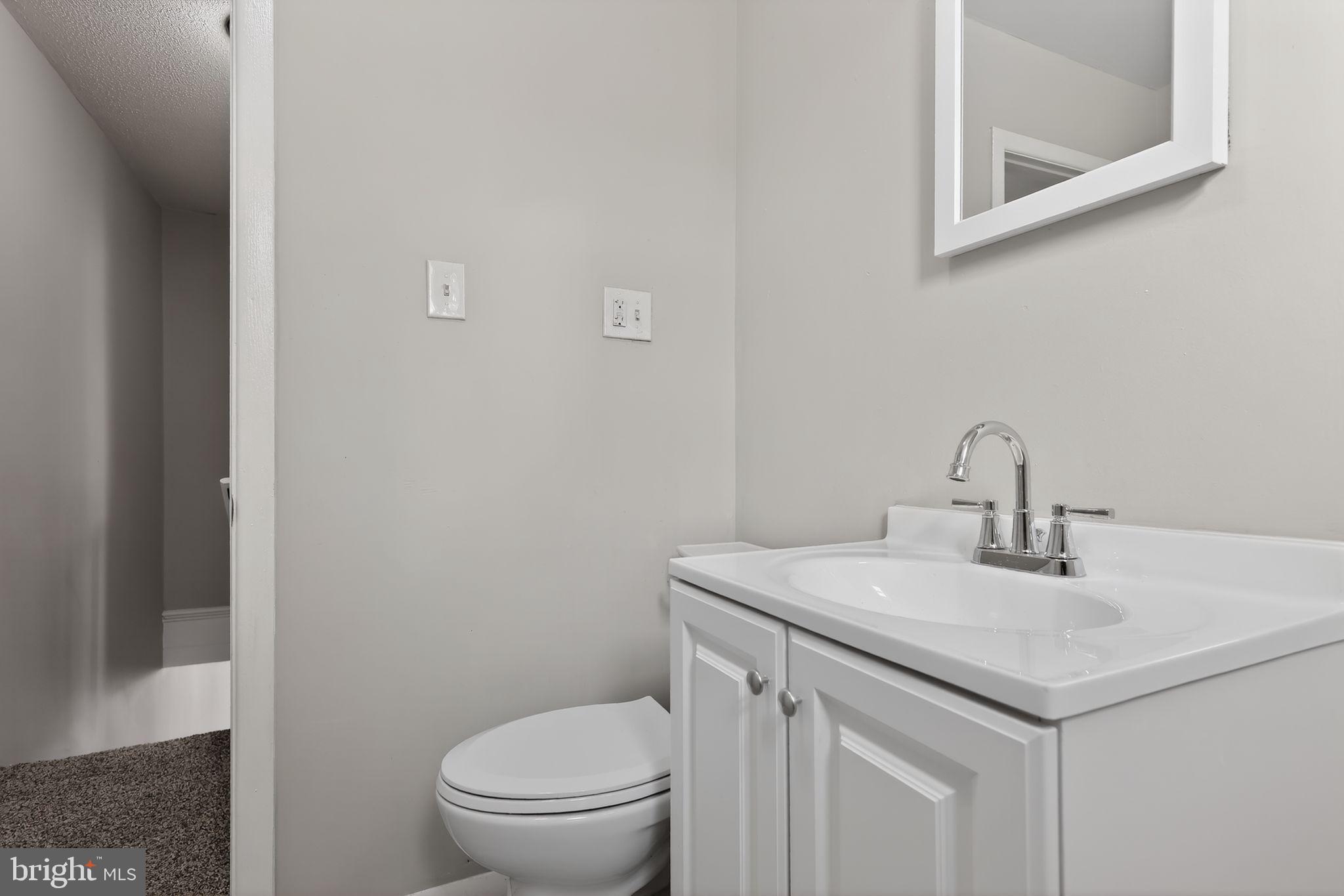 3923 Arcadia Street Philadelphia, PA 19124 - Photo 25 of 28 Bathroom