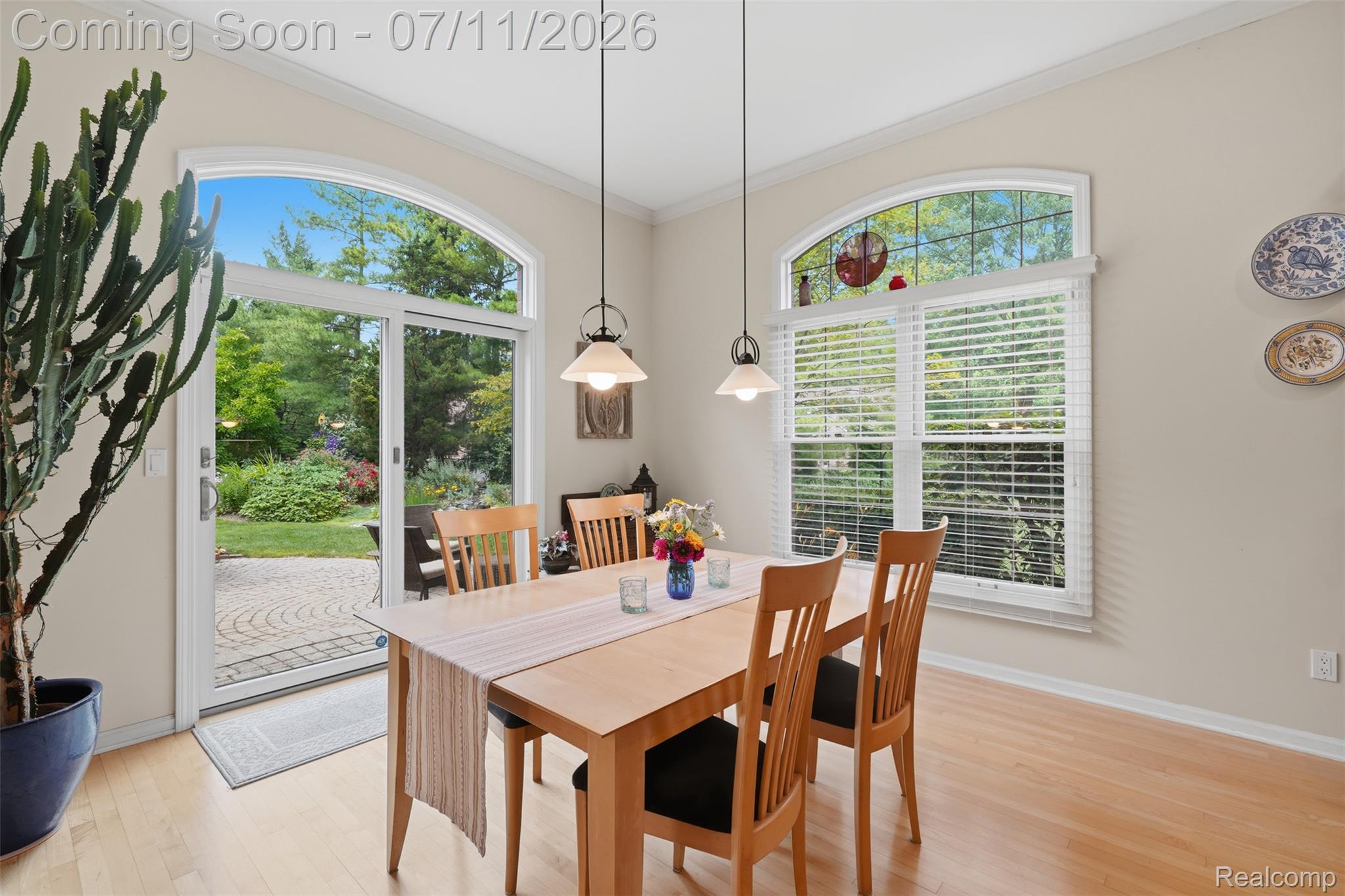 34555 Quaker Valley Road Farmington, MI 48331 - Photo 12 of 53 14.jpg