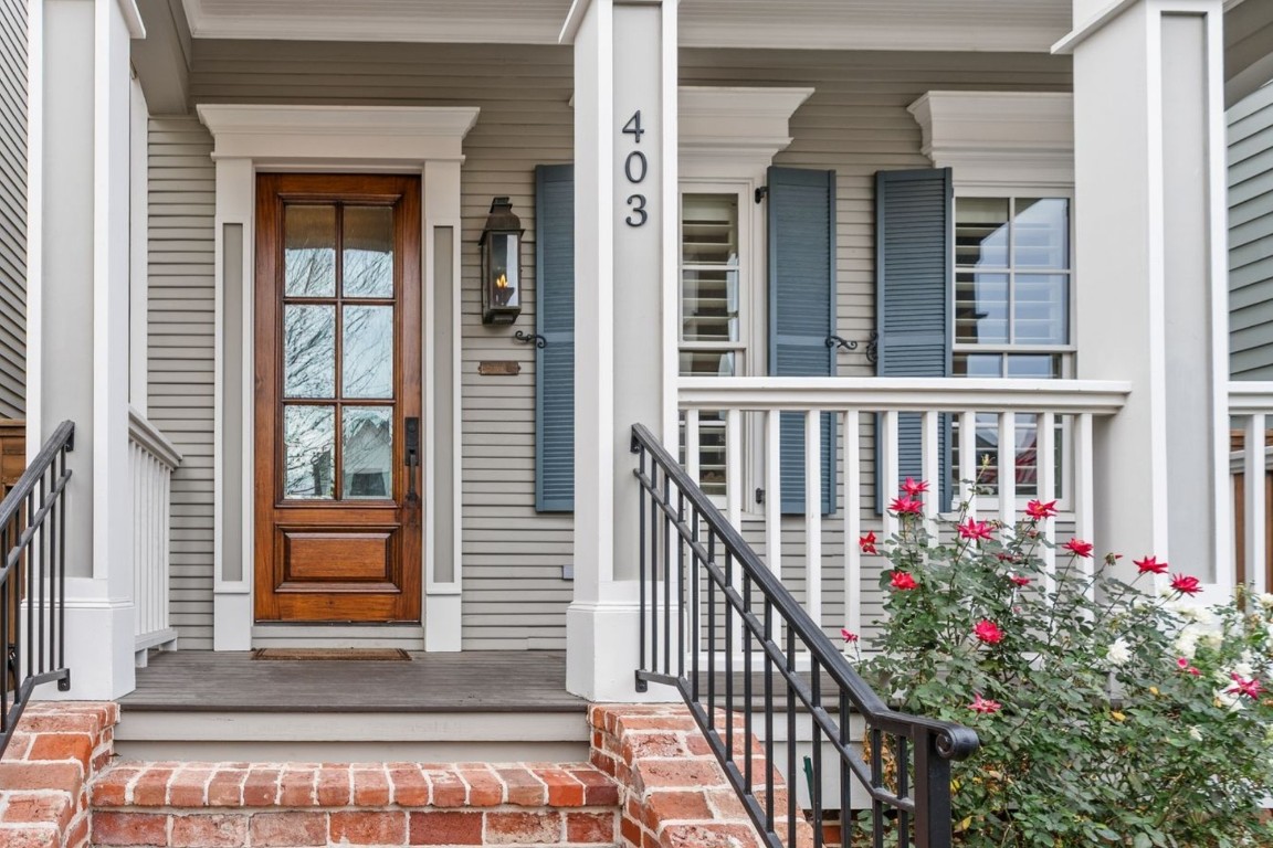 403 Columbia Street Houston, TX 77007 - Photo 35 of 37 Welcome to 403 Columbia Street!