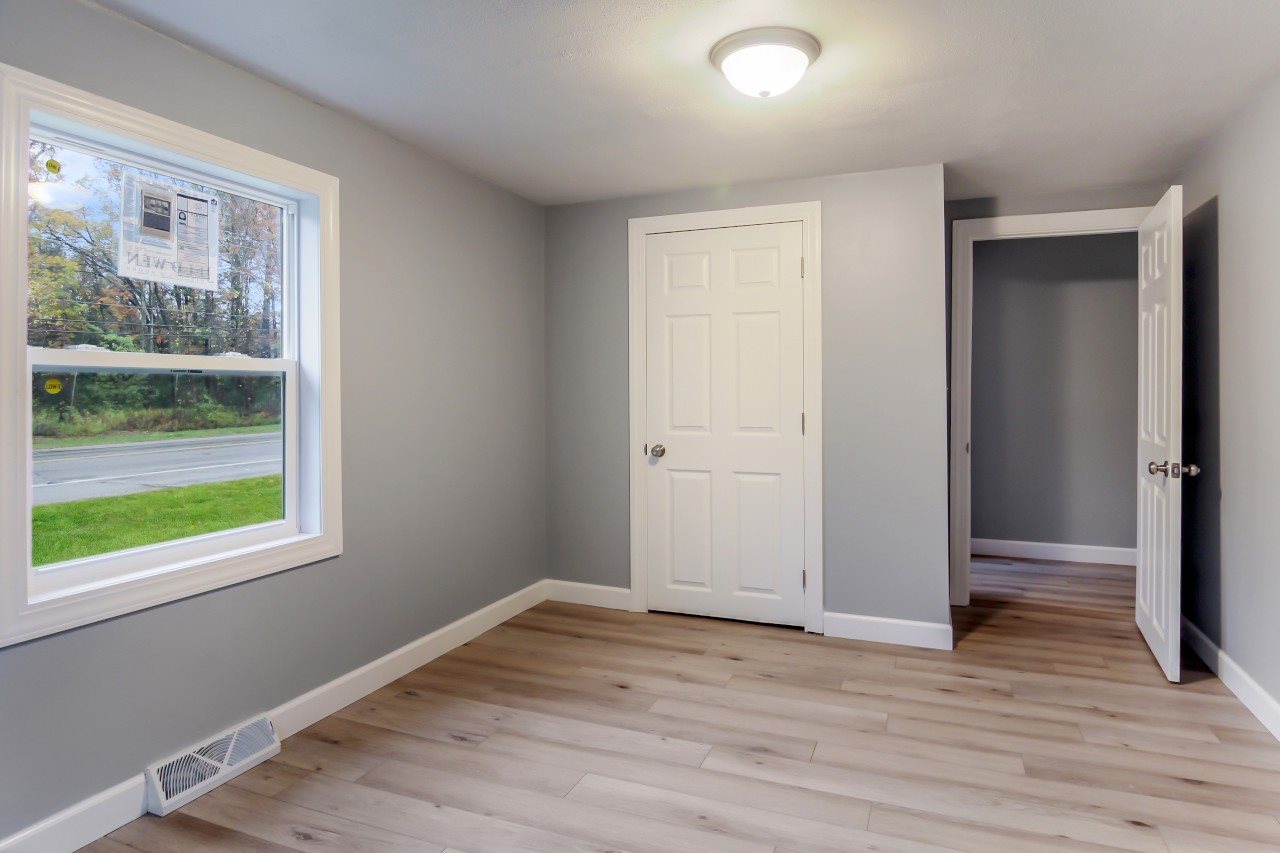 3292 North Three Mile Road Traverse City, MI 49686 - Photo 26 of 31 1869254-25.JPG