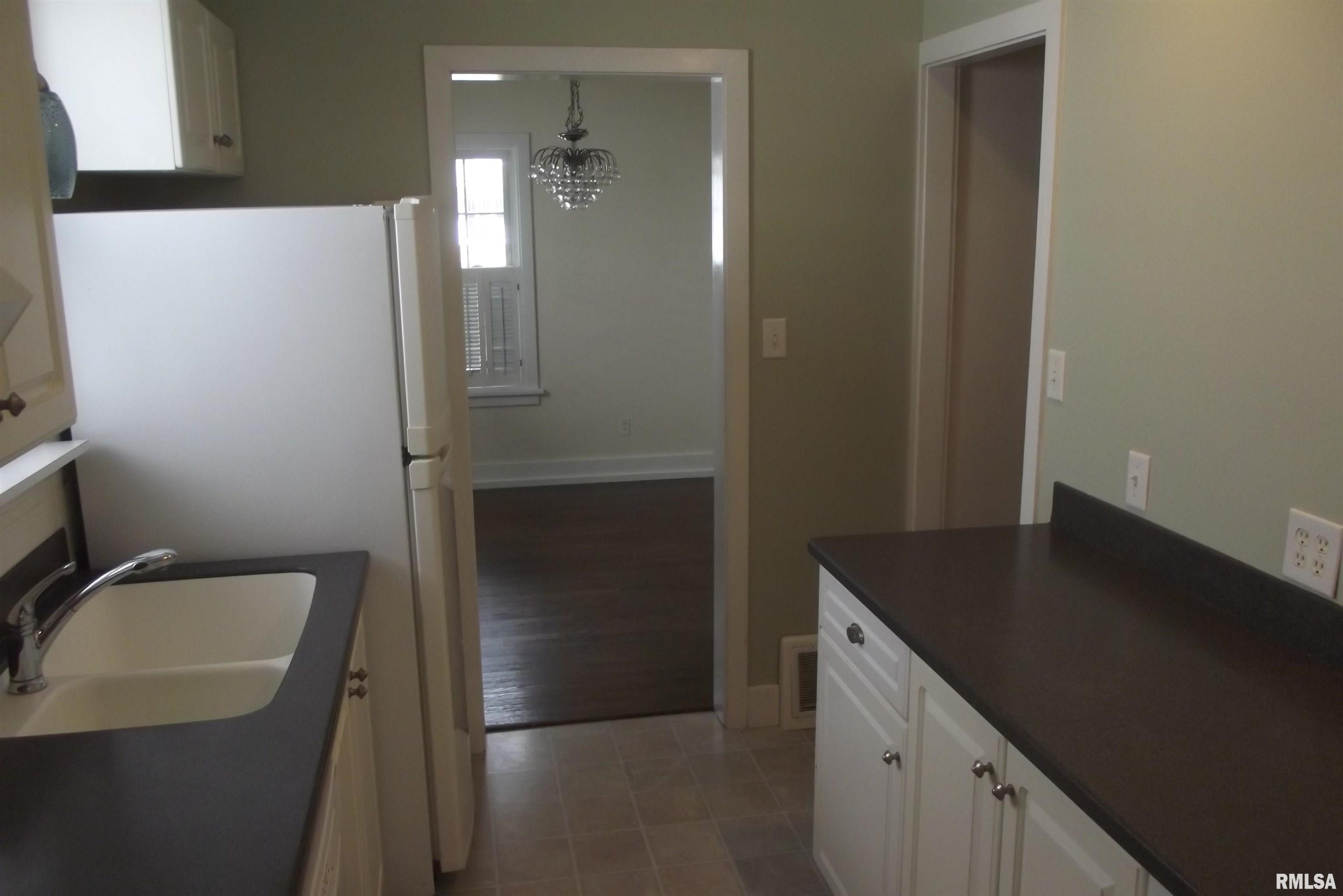 331 South Lincoln Avenue Springfield, IL 62704 - Photo 9 of 29 Gallery Image 9