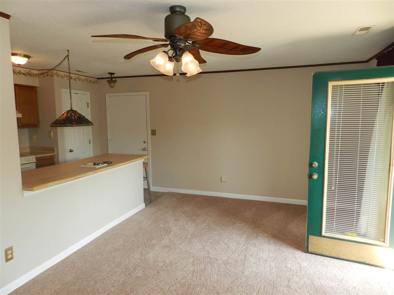 2010 Quaker Landing, Unit 103 Raleigh, NC 27603 - Photo 6 of 24 Living Room