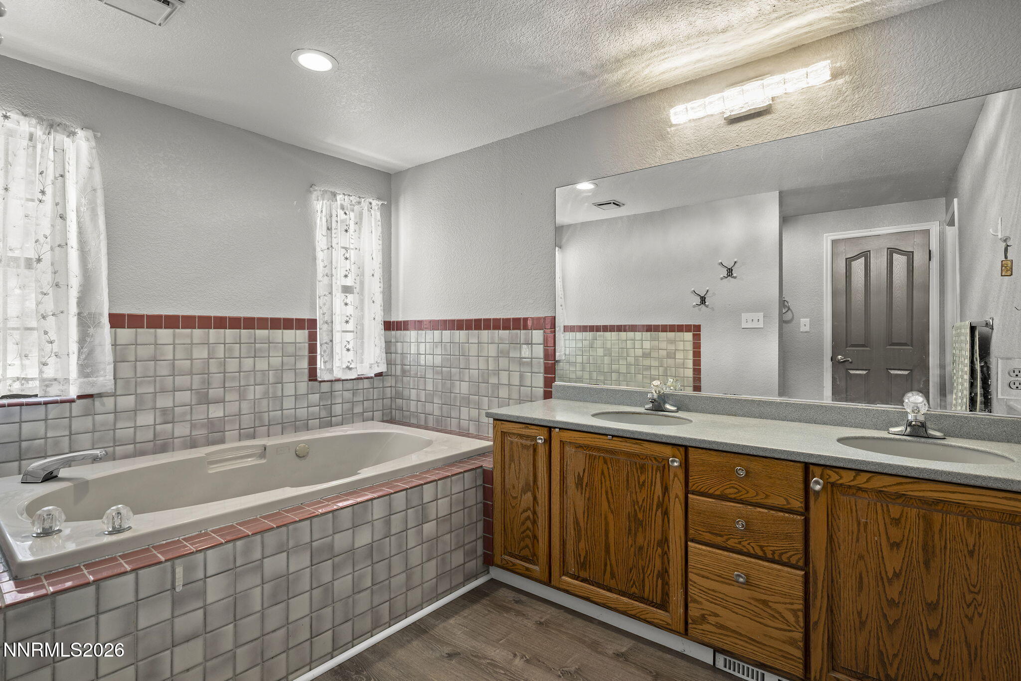 8605 Eaglenest Road Sparks, NV 89436 - Photo 19 of 40 17-web-or-mls-_DSC9182