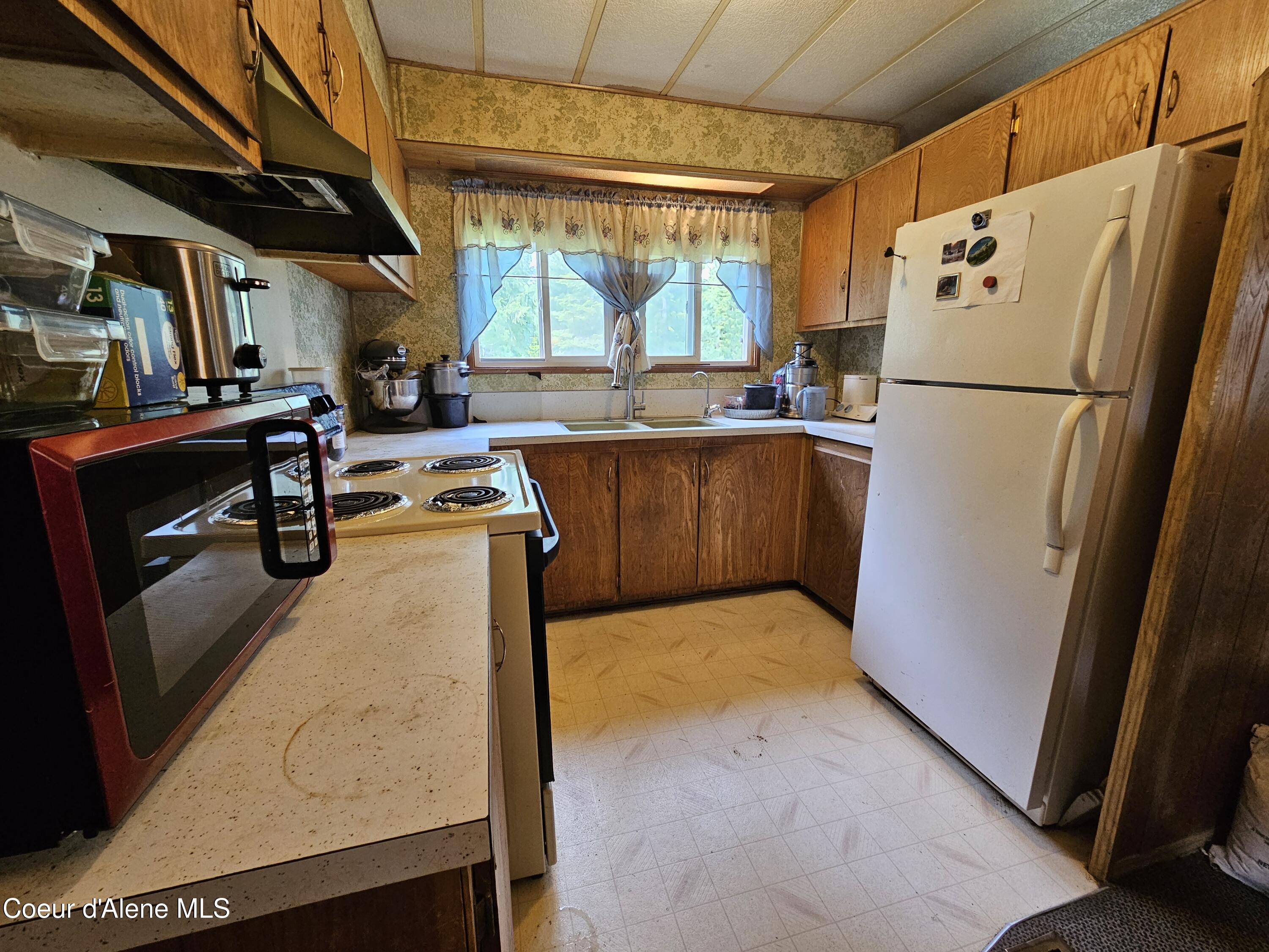 109 Geronimo Lane Sandpoint, ID 83864 - Photo 7 of 36 Kitchen