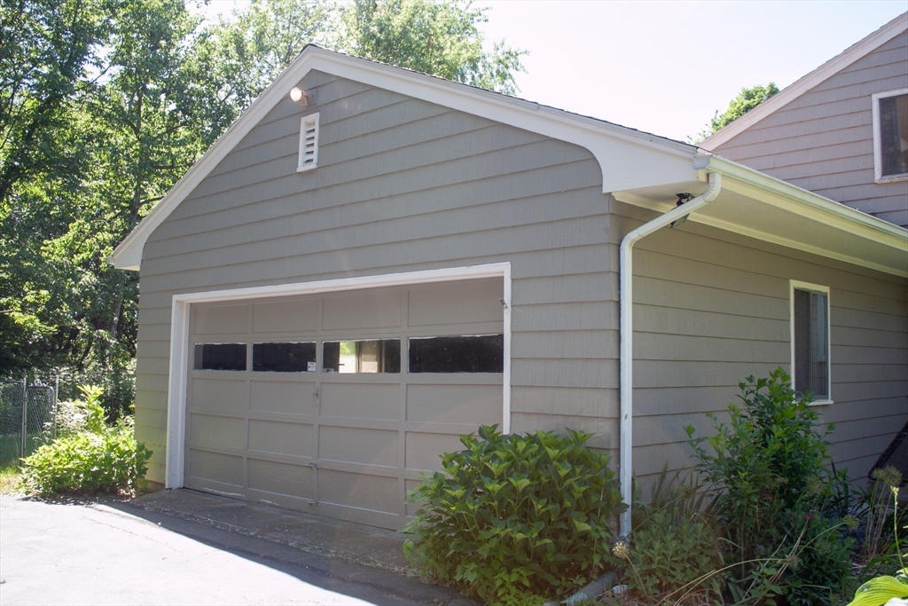 13 Montclair Drive Worcester, MA 01609 - Photo 35 of 38 a backyard of a house