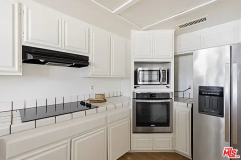 $795,000 | 2120 South Coast Highway, Oceanside, CA 92054