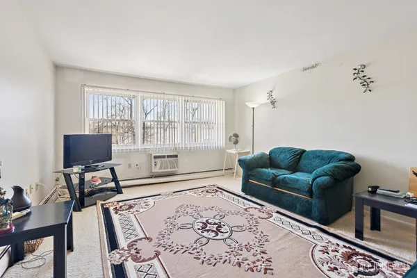 $284,900 | 24 Woodedge Avenue, Unit A8, Edison, NJ 08817