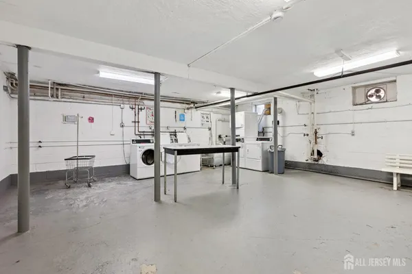 $284,900 | 24 Woodedge Avenue, Unit A8, Edison, NJ 08817