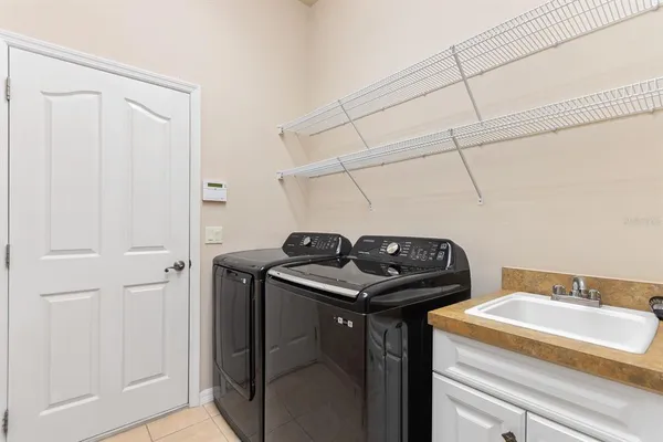 $2,600 | 8430 Southwest 10th Place, Gainesville, FL 32607
