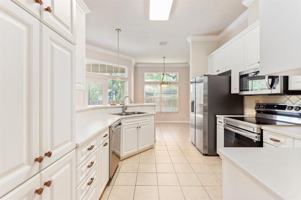 8430 Southwest 10th Place Gainesville, FL 32607 - Photo 10 of 26