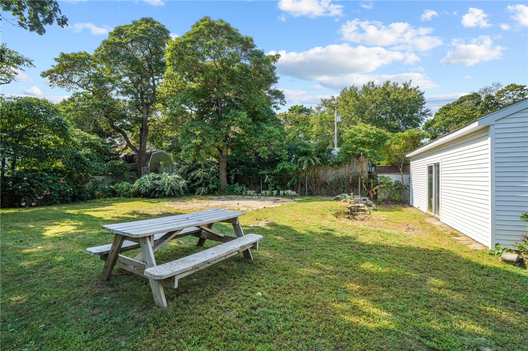 136 Riverside Avenue Warwick, RI 02889 - Photo 9 of 50 Gallery Image 9