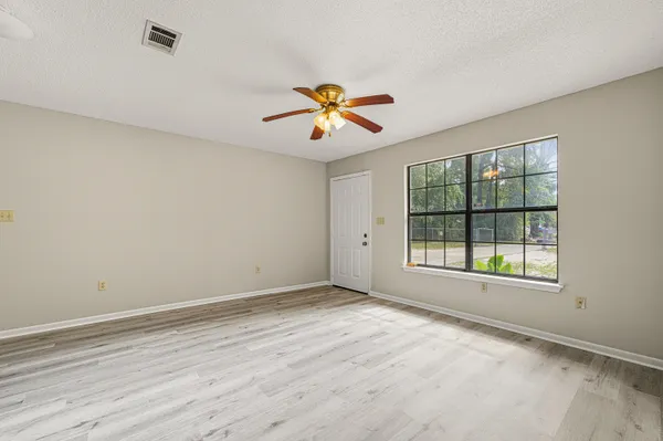 $153,000 | 102 Grimes Avenue, Crestview, FL 32536