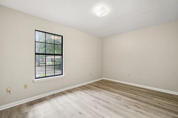 $153,000 | 102 Grimes Avenue, Crestview, FL 32536