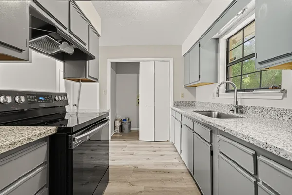 $153,000 | 102 Grimes Avenue, Crestview, FL 32536