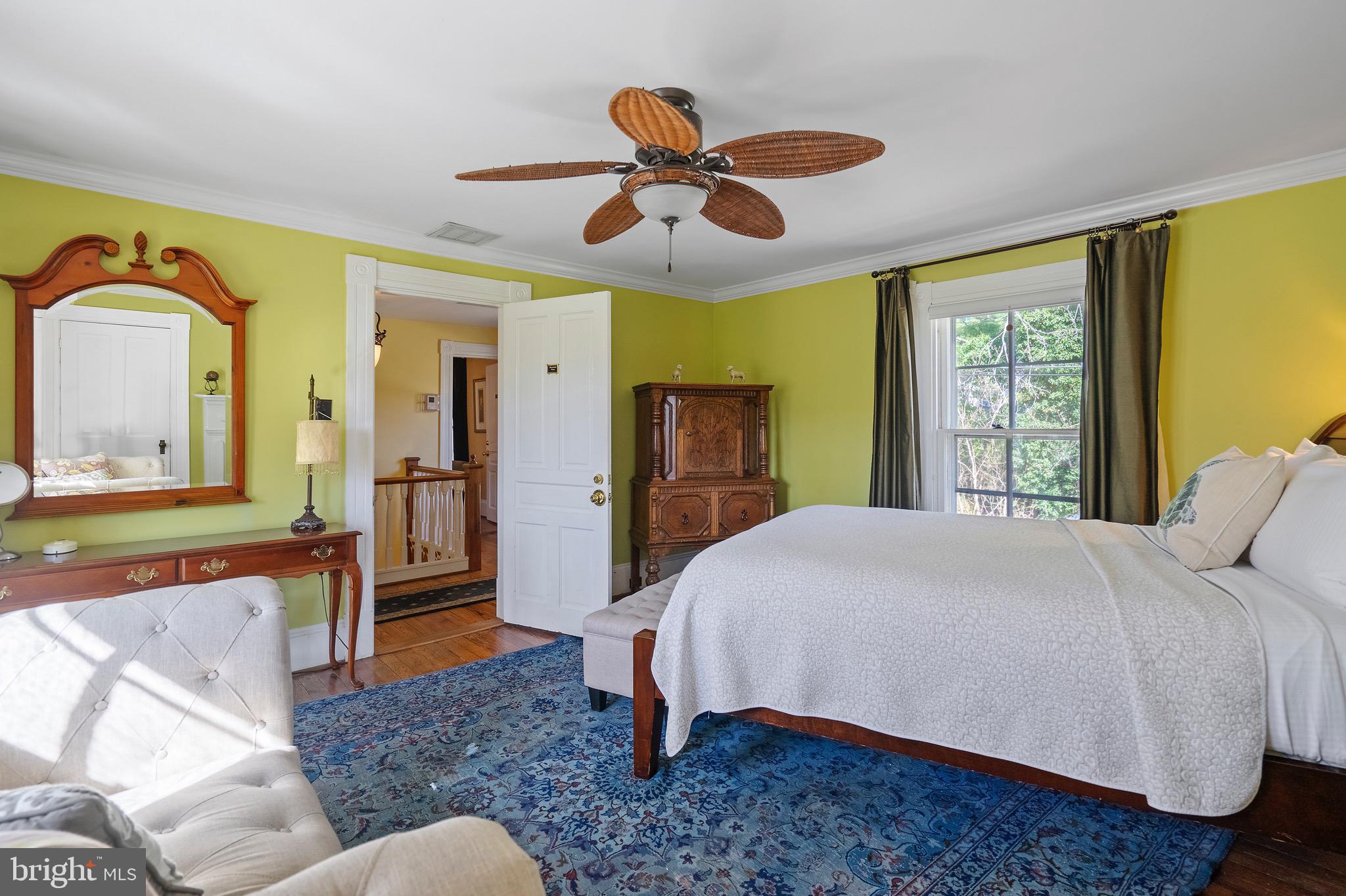 189 Main Street Washington, VA 22747 - Photo 17 of 46 BandB Bedroom