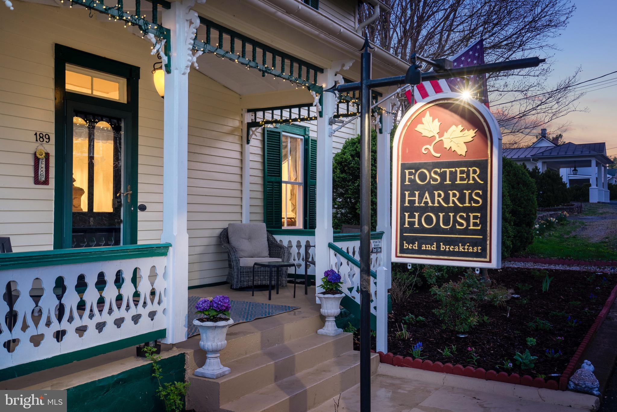 189 Main Street Washington, VA 22747 - Photo 2 of 46 BandB with attached Residence (rear)