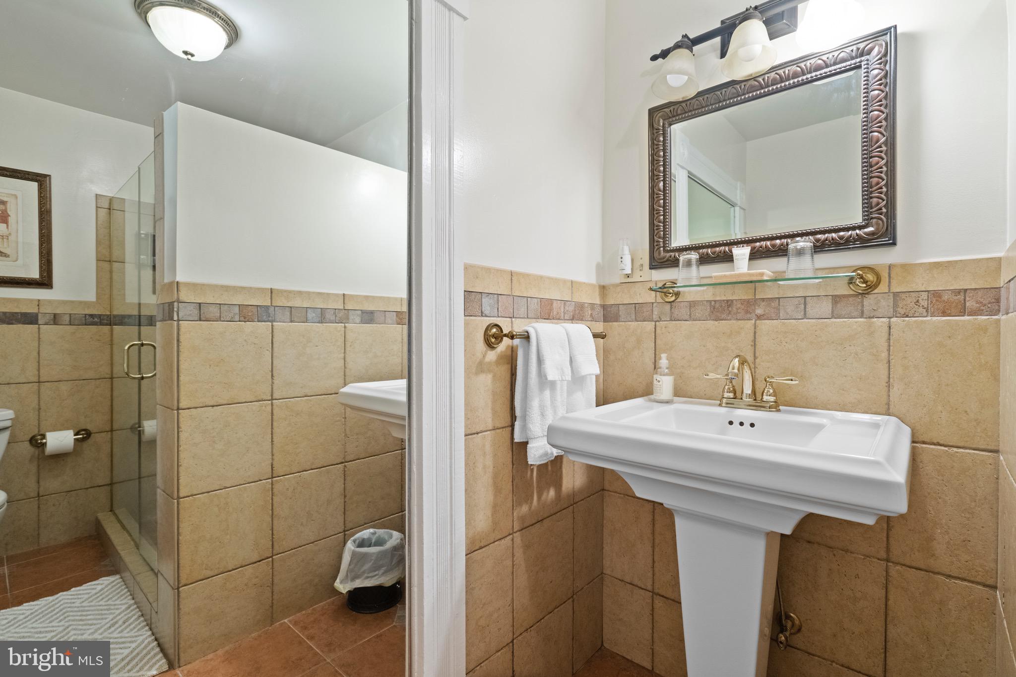 189 Main Street Washington, VA 22747 - Photo 22 of 46 BandB Bath