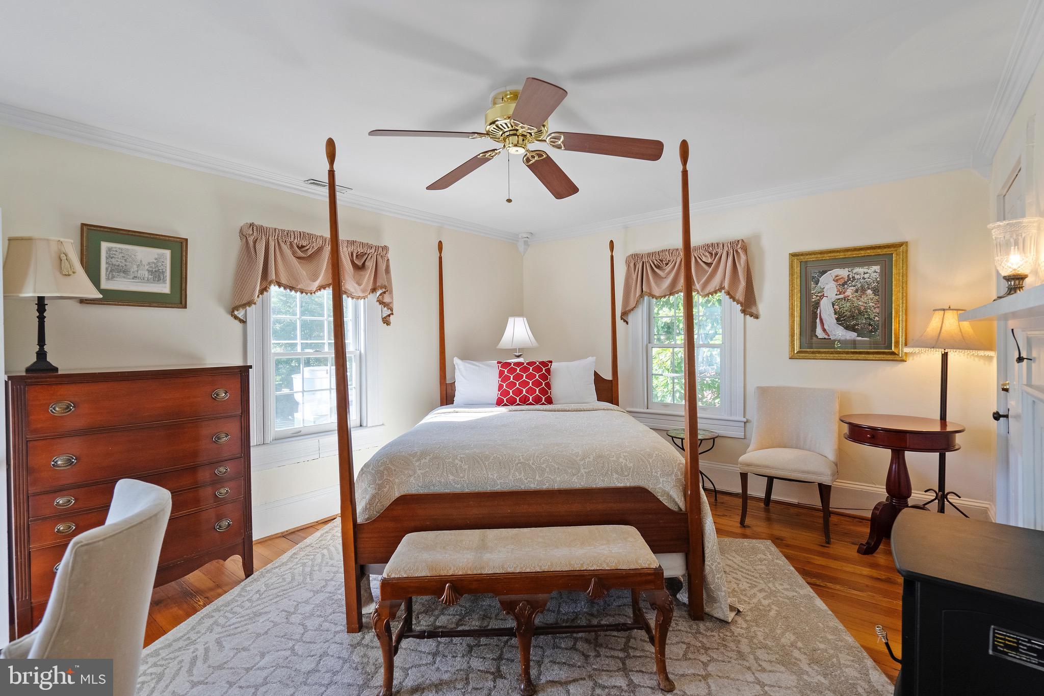 189 Main Street Washington, VA 22747 - Photo 23 of 46 BandB Bedroom