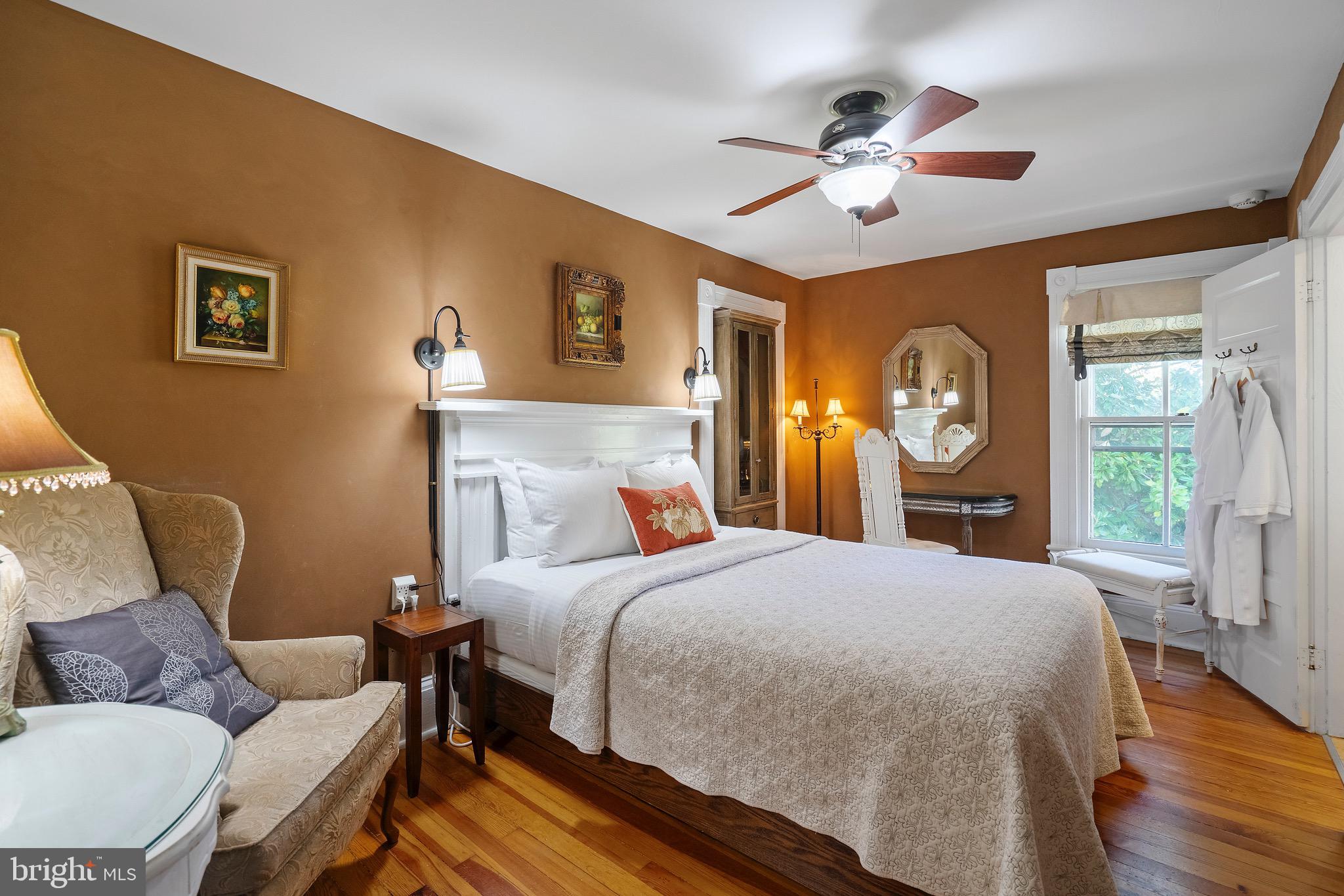 189 Main Street Washington, VA 22747 - Photo 26 of 46 BandB Bedroom
