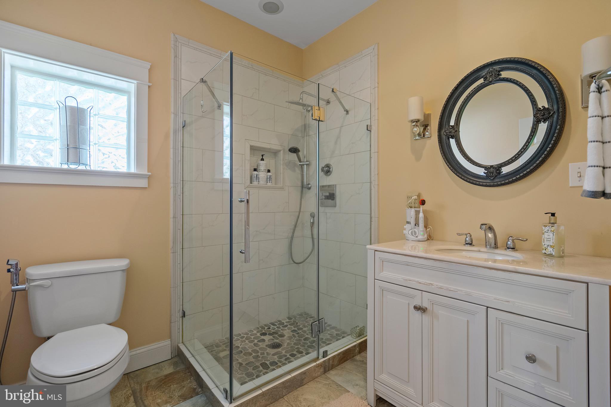 189 Main Street Washington, VA 22747 - Photo 41 of 46 Residence Bath