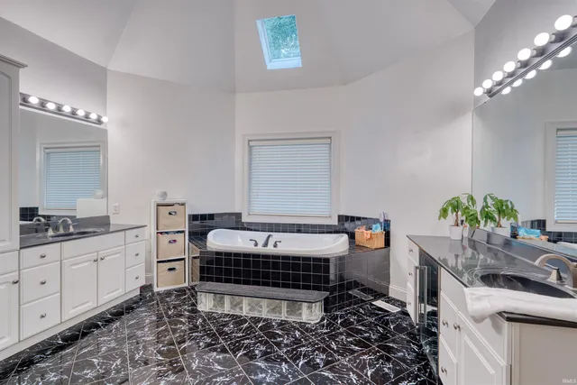 $699,900 | 1000 Hunter Boulevard, Boonville, IN 47601